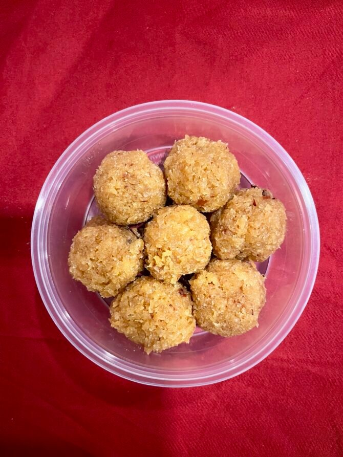 Coconut Laddu (12 Pieces)
